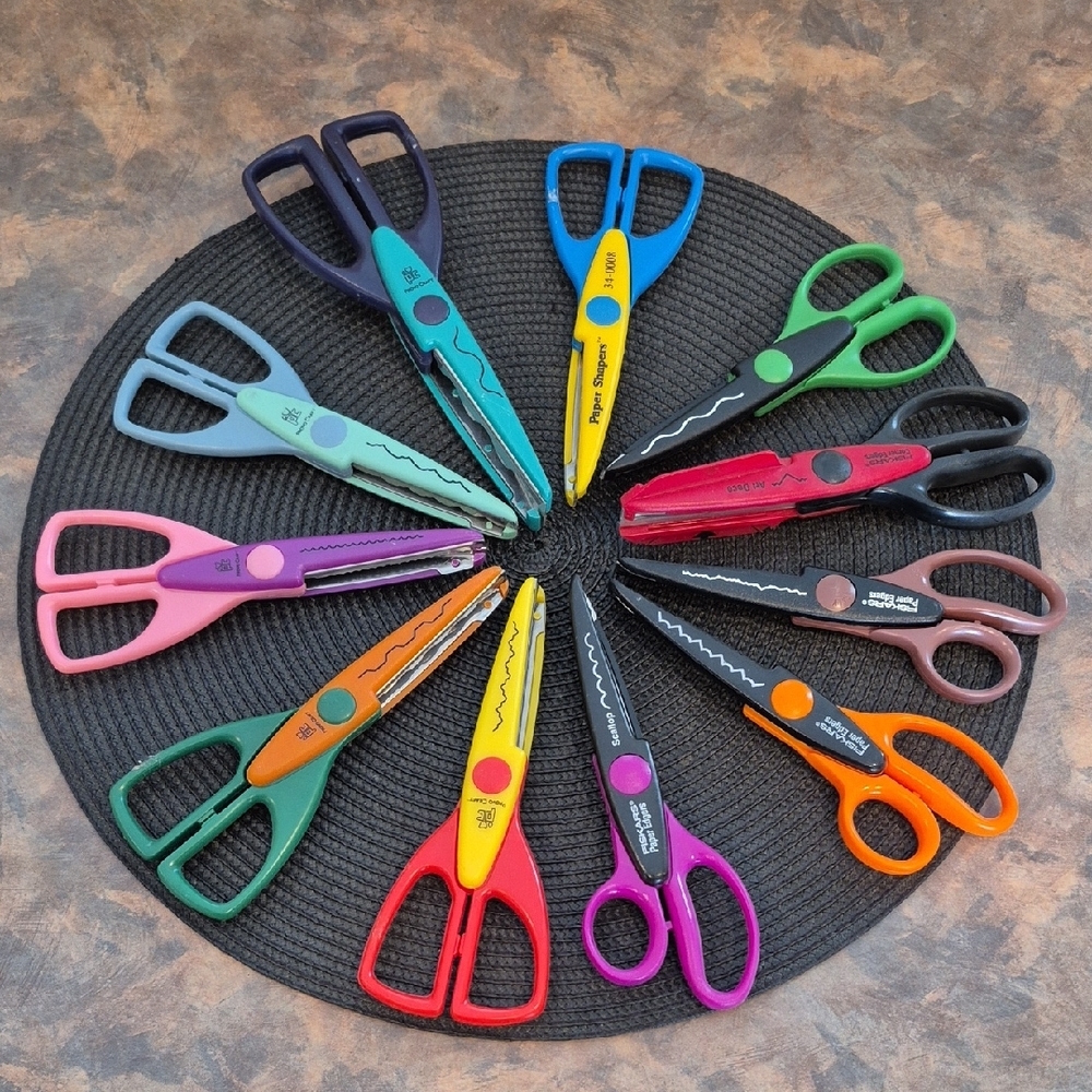 ASSORTED DECORATIVE CRAFT SCISSORS Set of 11, Decorating Creating Cutting Edging